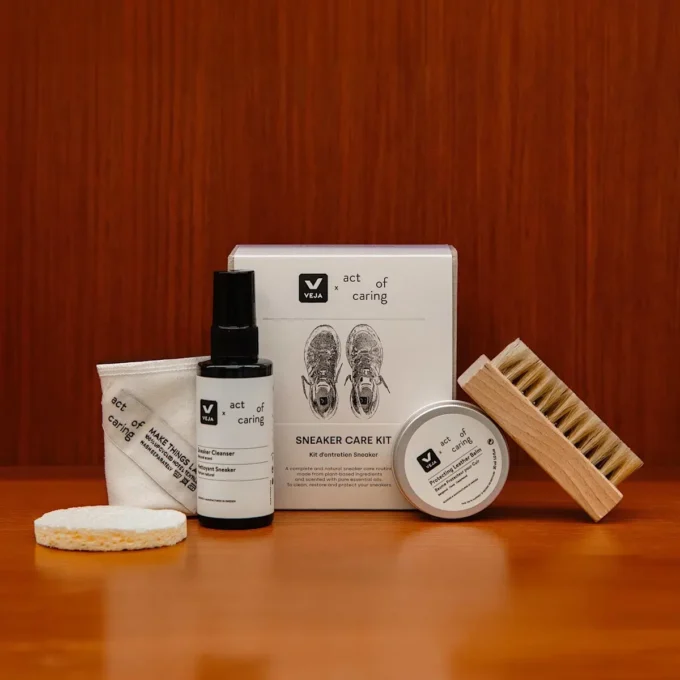 Sneaker Care Kit Veja X Act Of Caring Sneaker Care Kit Veja X Act Of Caring